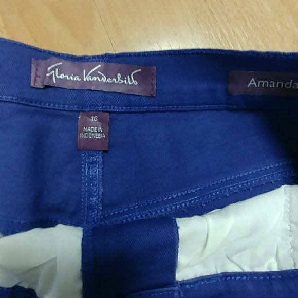 Gloria Vanderbilt Amanda Jeans - Picture 3 of 7